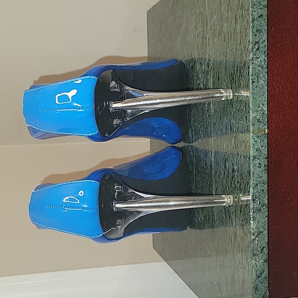 Cape Robin Blue Transparent Stilletos - Picture 5 of 16